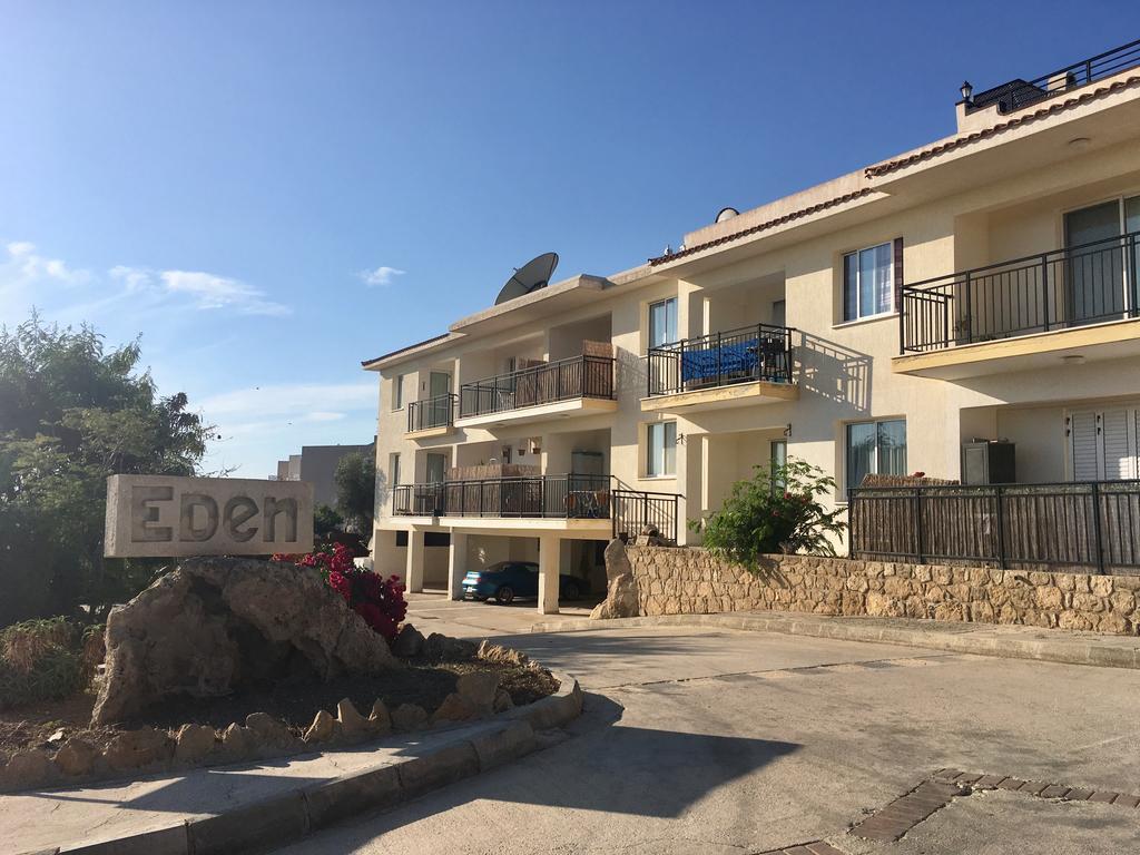 Eden Apartment *
